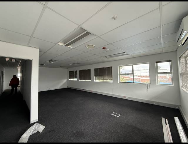 3,450M² WAREHOUSE TO LET IN EPPING INDUSTRIAL